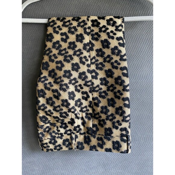 Anne Taylor Gold/Black Leopard Print Capris Petite - Picture 2 of 6